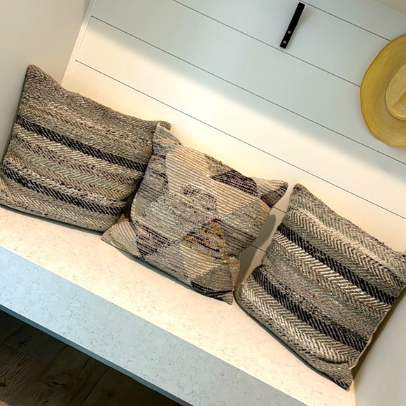 Magnolia Homes 3- 22x22 Accent Pillow Shams (pillow inserts not included) - Picture 1 of 7